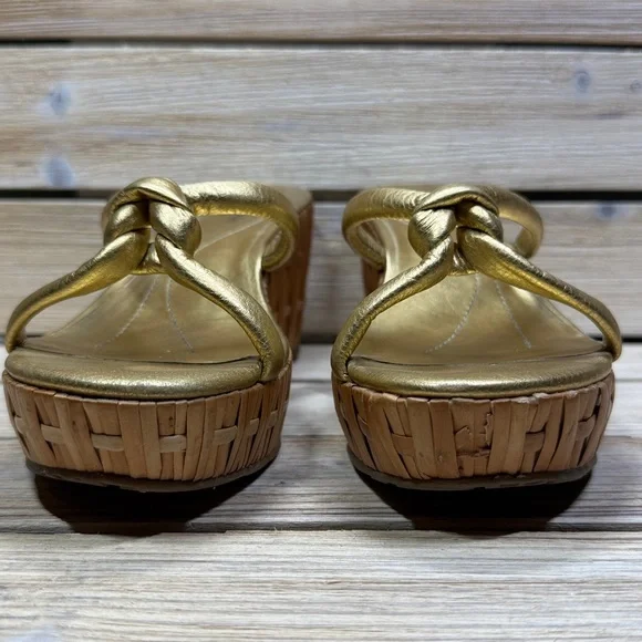 Kate Spade ♠️ Gold Leather Knot Rattan Bamboo Wedge Sandals Size 8M - Picture 8 of 12